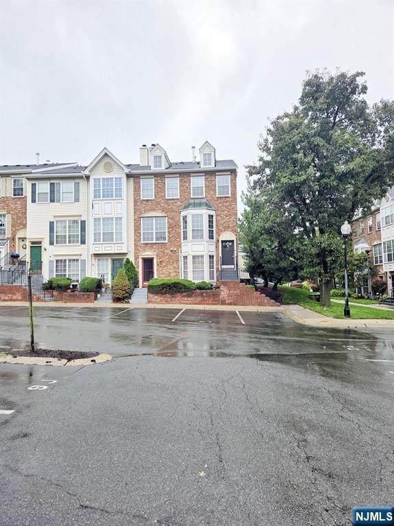 48 Howard Court - Photo 1