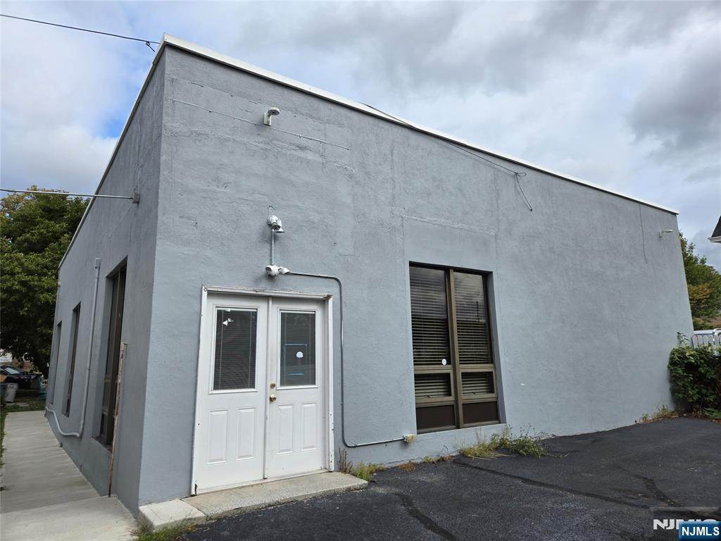 334 Paterson Avenue - Photo 1