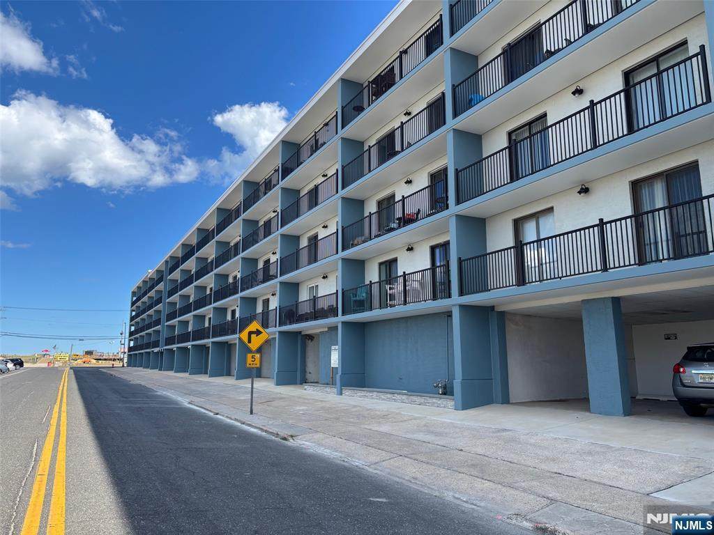 51 Hiering Avenue - Photo 1