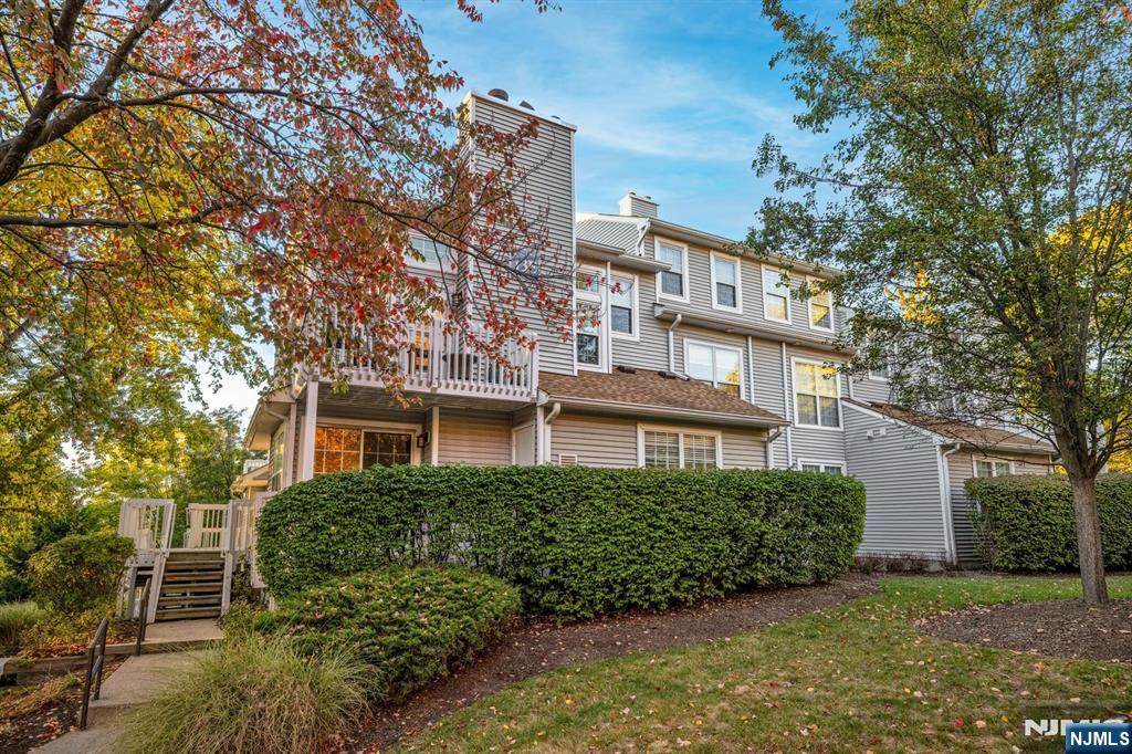 9 Pheasant Run - Photo 1