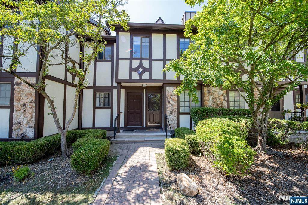 506 Mark Twain Way - Photo 1