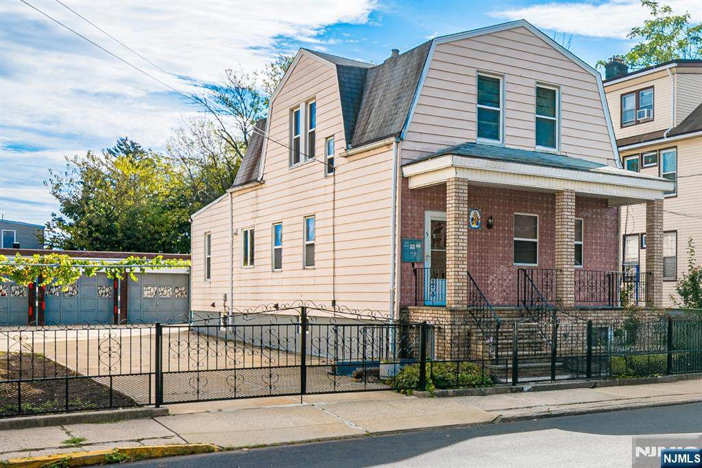 5 Norwood Avenue - Photo 1