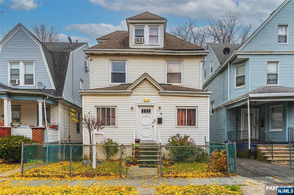 92 19th Street - Photo 1