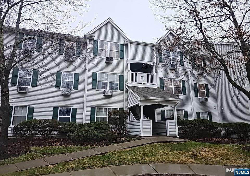 107 Chatfield Drive - Photo 1