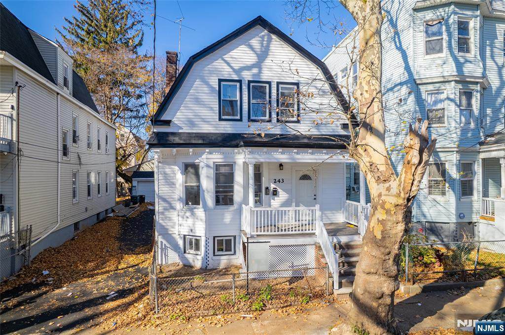 243 Ellis Avenue - Photo 1