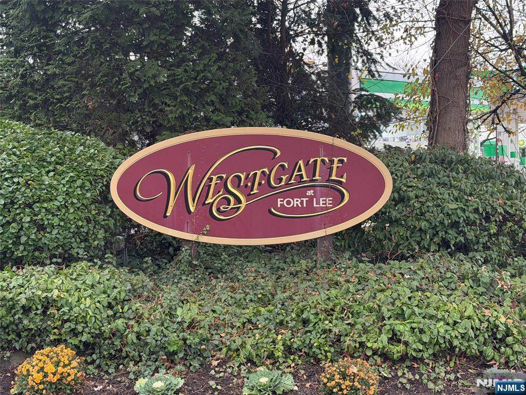 247 Village Circle Drive - Photo 1