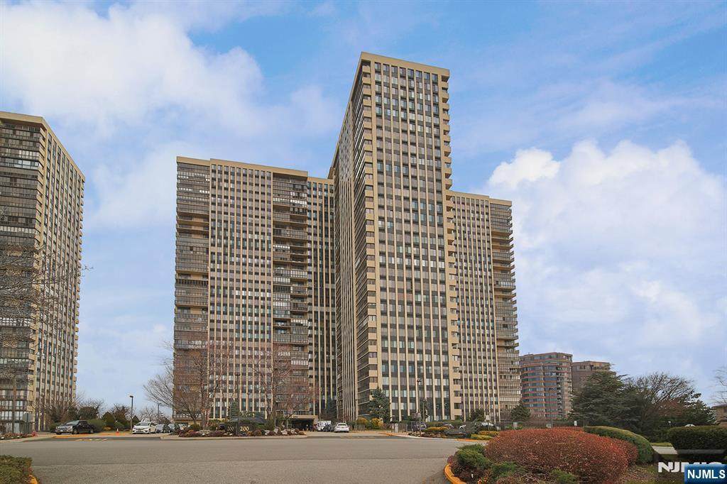 200 Winston Drive - Photo 1