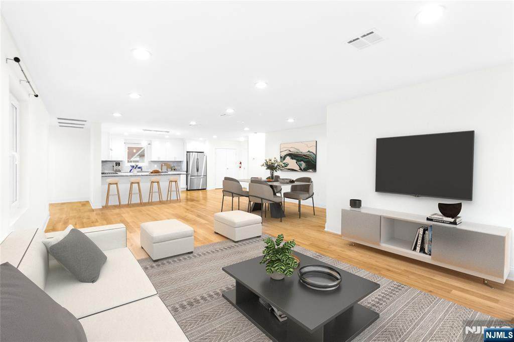 71 Saint Marys - Photo 1