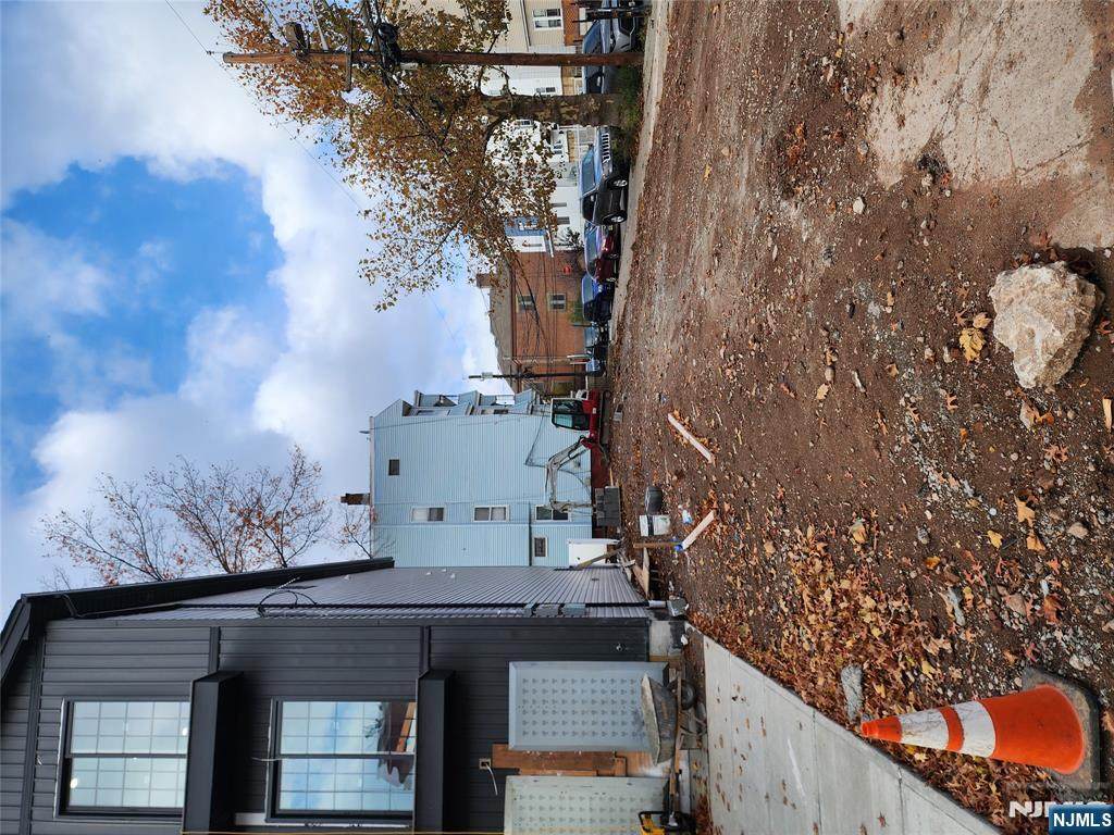 225 21st Street - Photo 1