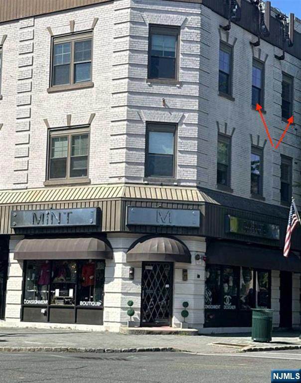 15 Railroad Avenue - Photo 1