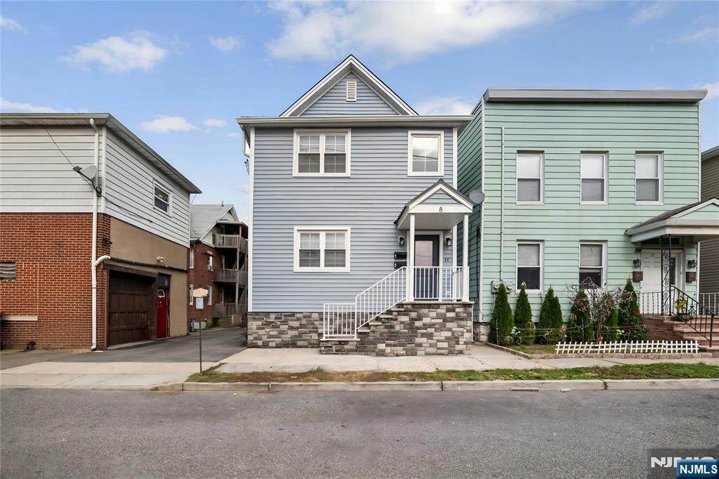 8 Essex Street - Photo 1