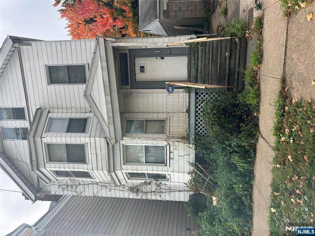 41 9th Avenue - Photo 1