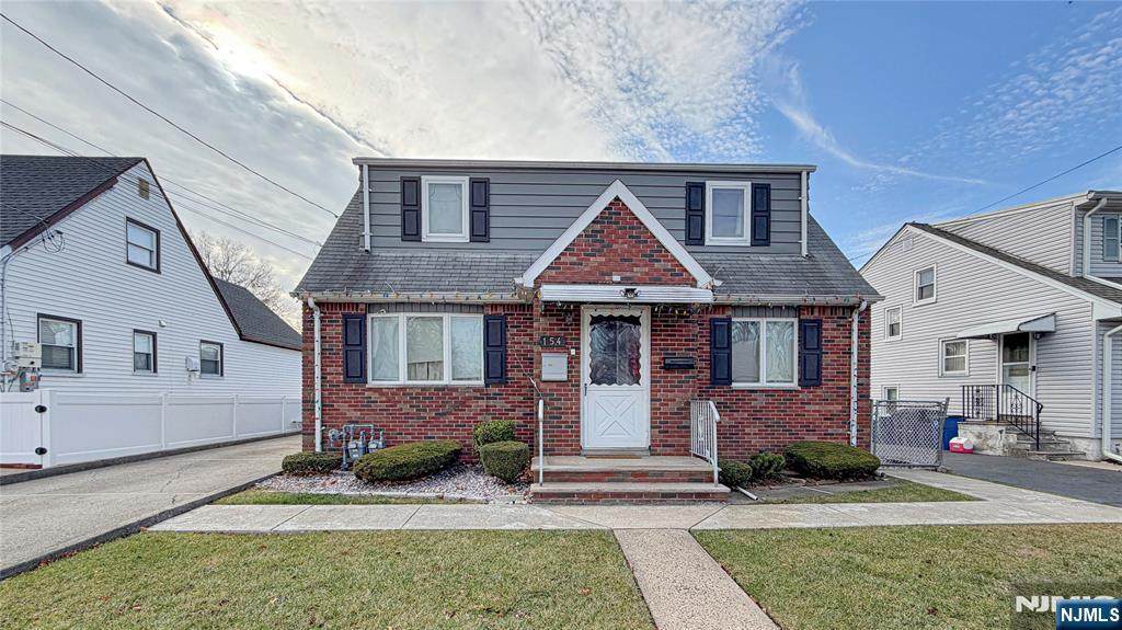 154 Charlton - Photo 1