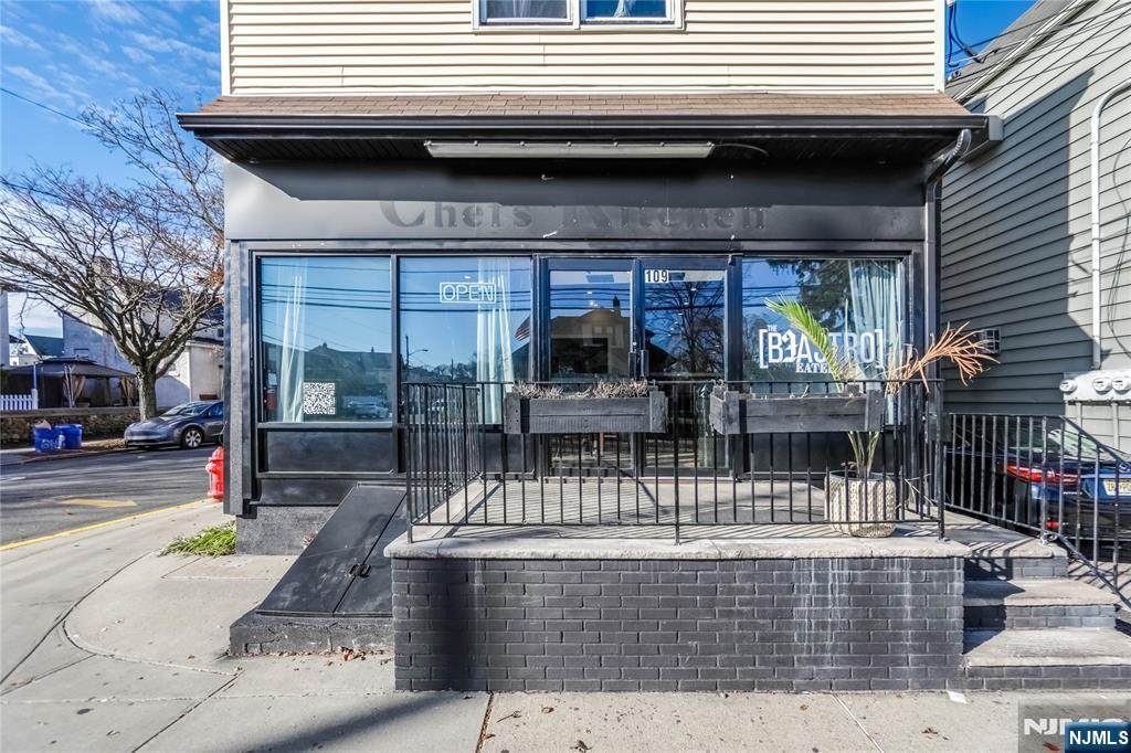 109 Locust Avenue - Photo 1