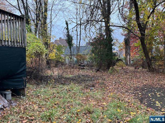 280 Gregory Avenue - Photo 1