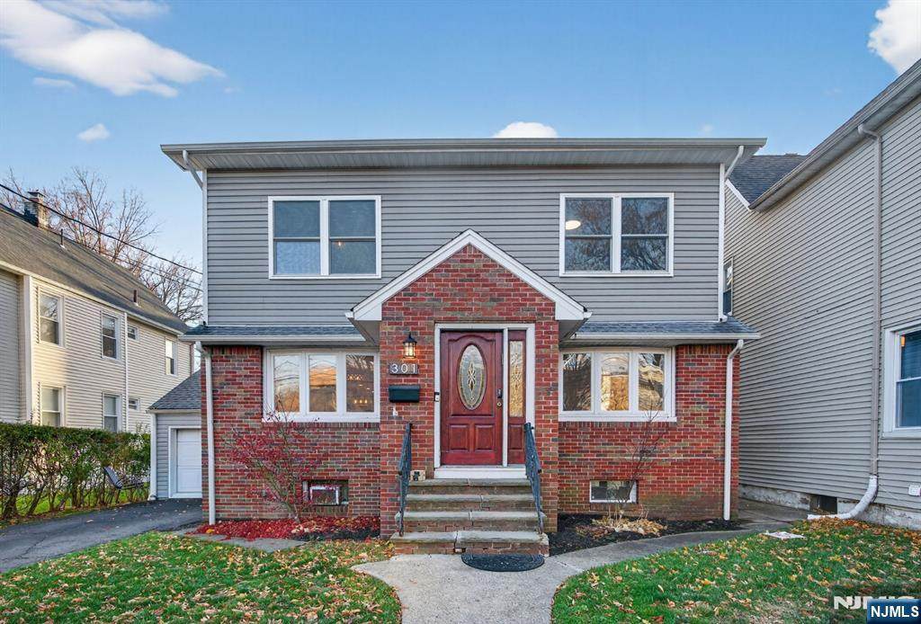 301 South Parkway - Photo 1