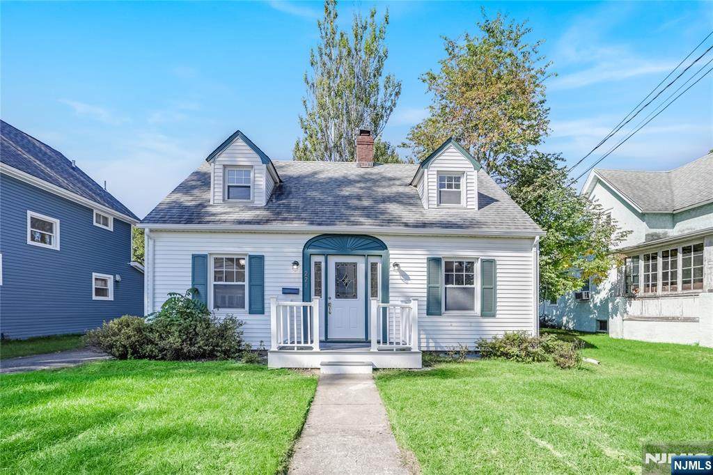 221 Paterson - Photo 1