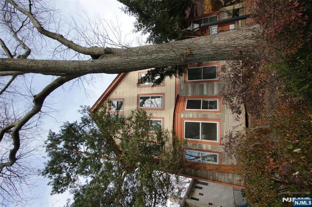 161 Chestnut - Photo 1