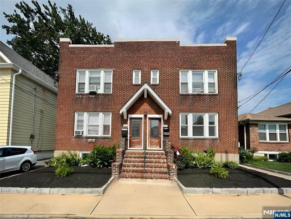 283-285 Maple - Photo 1