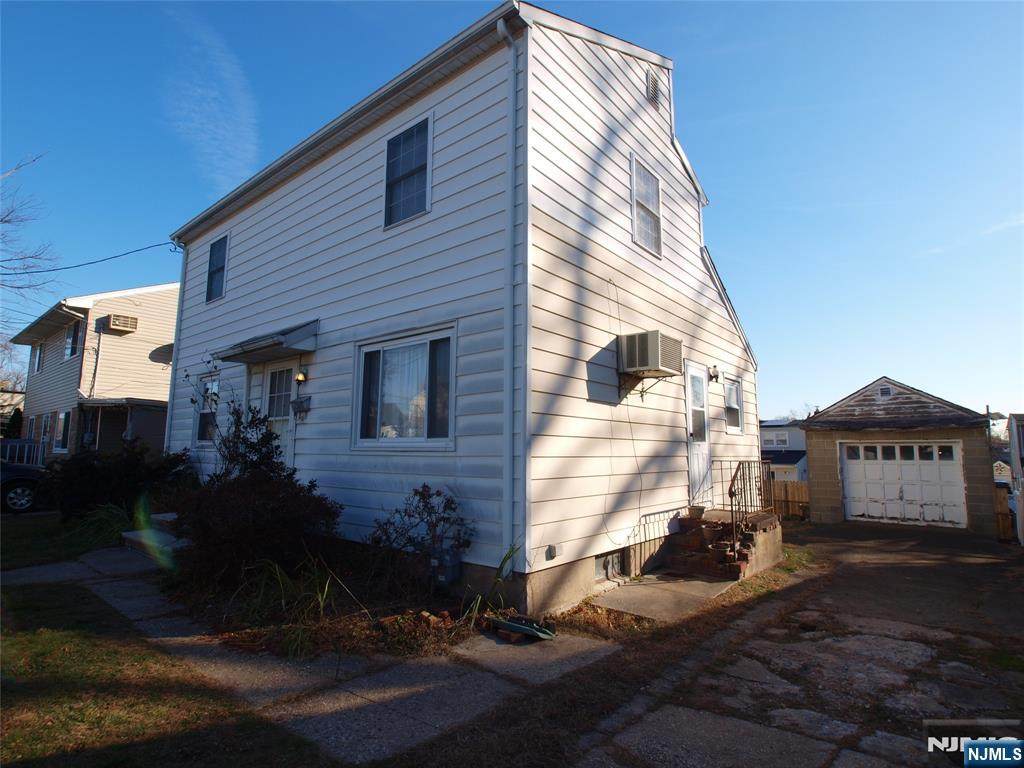 8 Annette Terrace - Photo 1