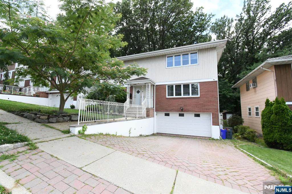 590 Carpenter - Photo 1