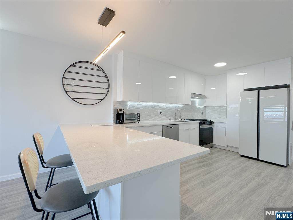 7002 Boulevard East - Photo 1