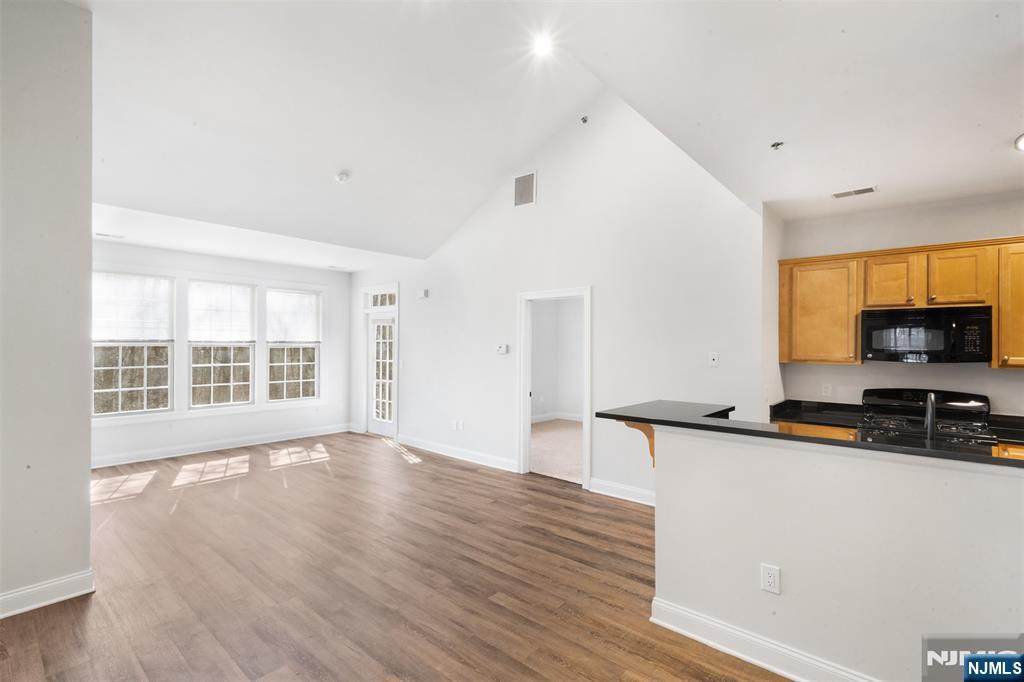 1100 Sterling - Photo 1