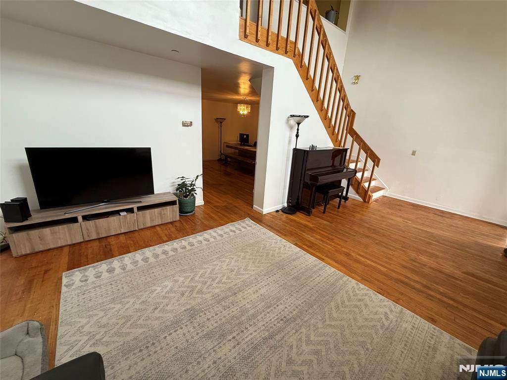 1018 Palisade - Photo 1