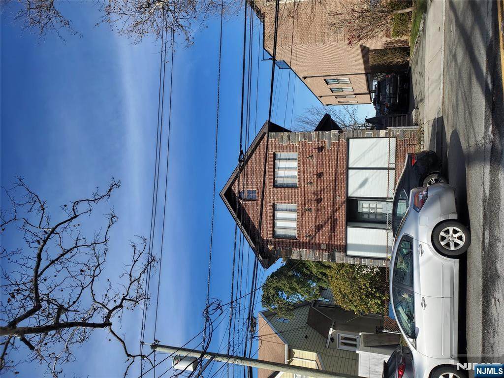 611 Bergen Boulevard - Photo 1