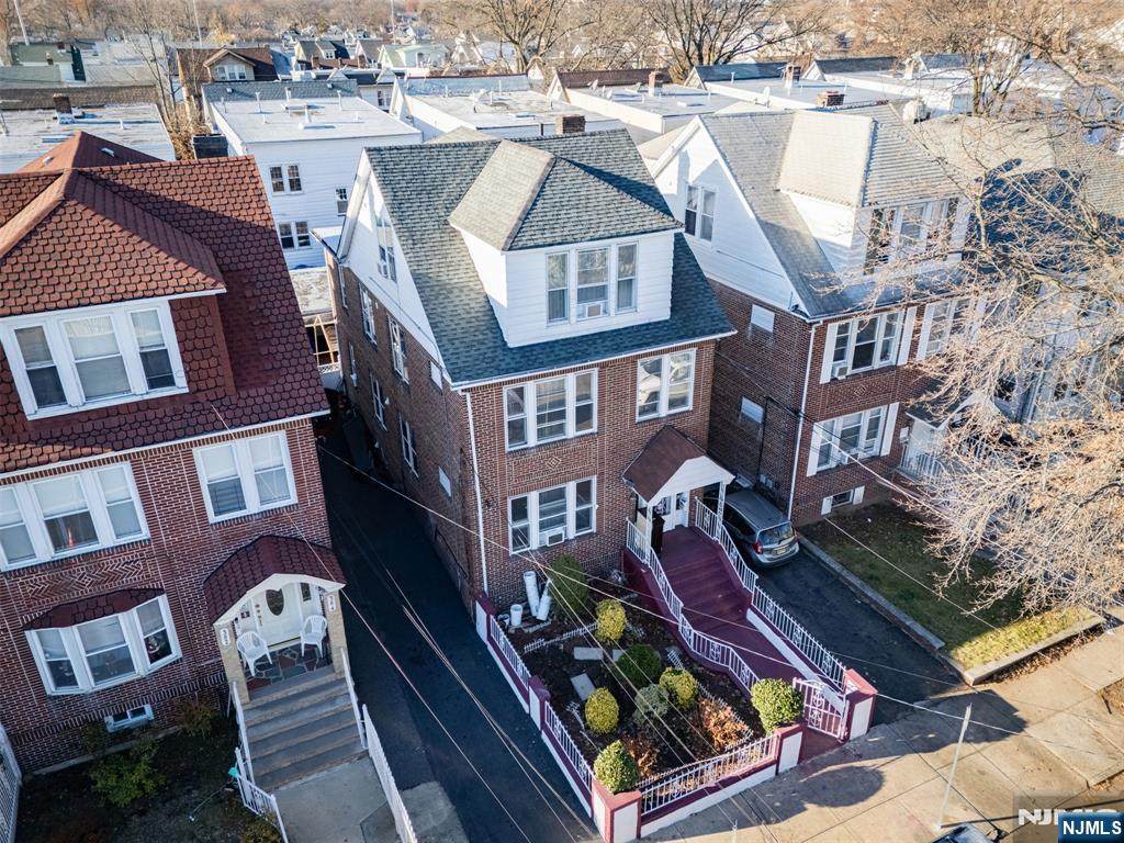 386 11th Street - Photo 1