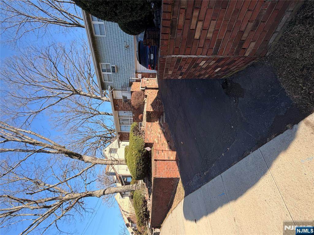 1032 Glen Road - Photo 1