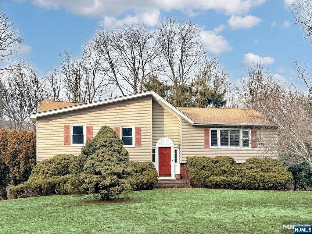 131 James Drive - Photo 1