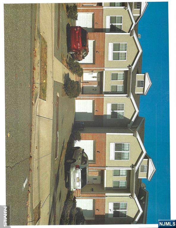 102 Berry - Photo 1