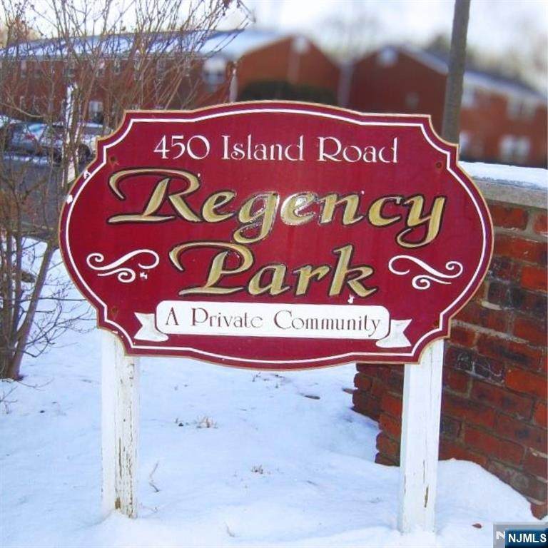 95 Regency - Photo 1