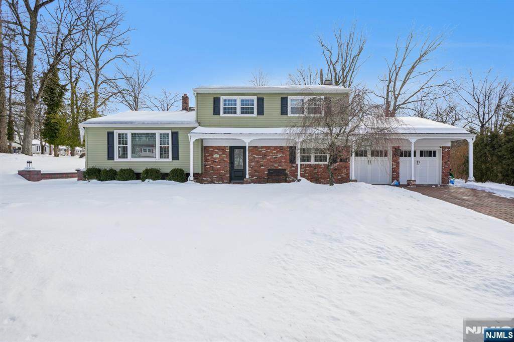 25 Nathan Way - Photo 1