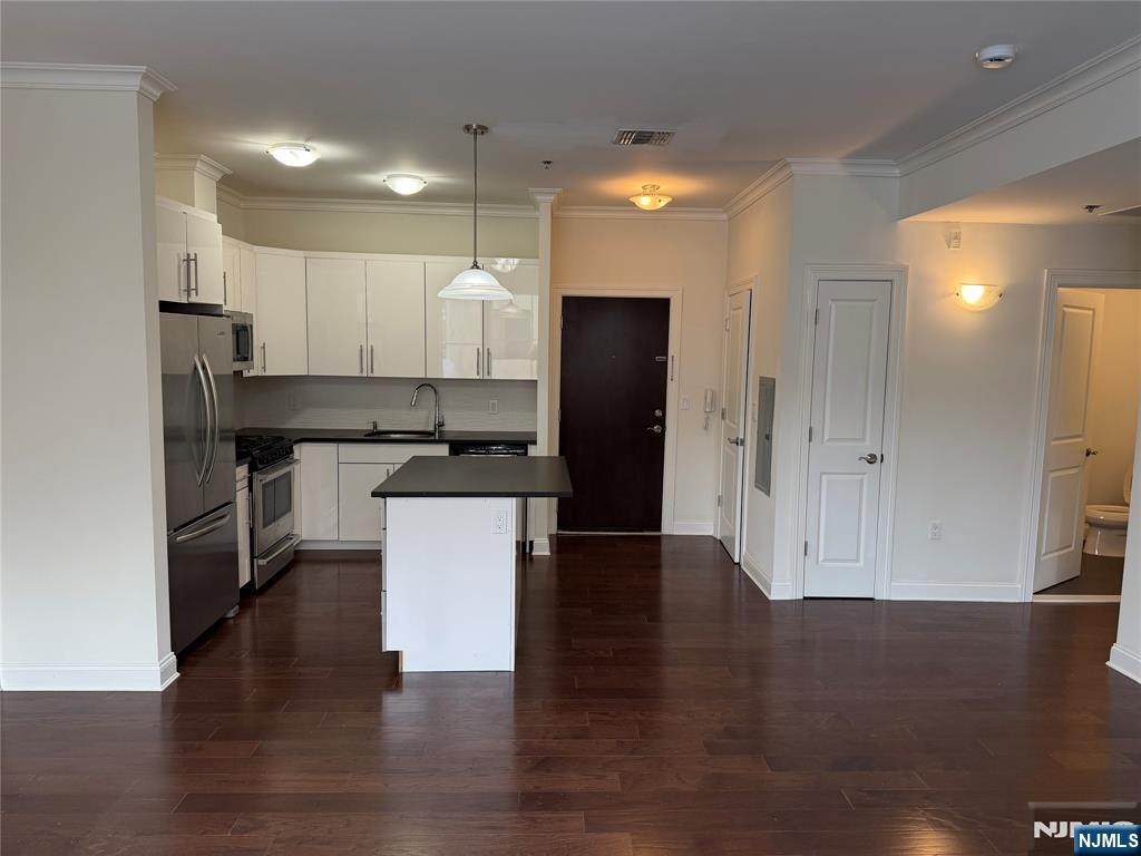 2001 Hudson - Photo 1