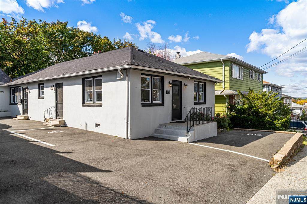 401 A Essex - Photo 1