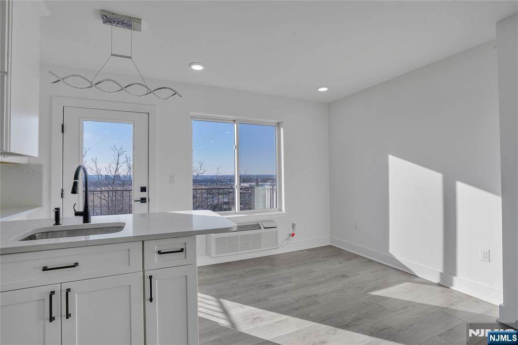 2601 Jane Street - Photo 1