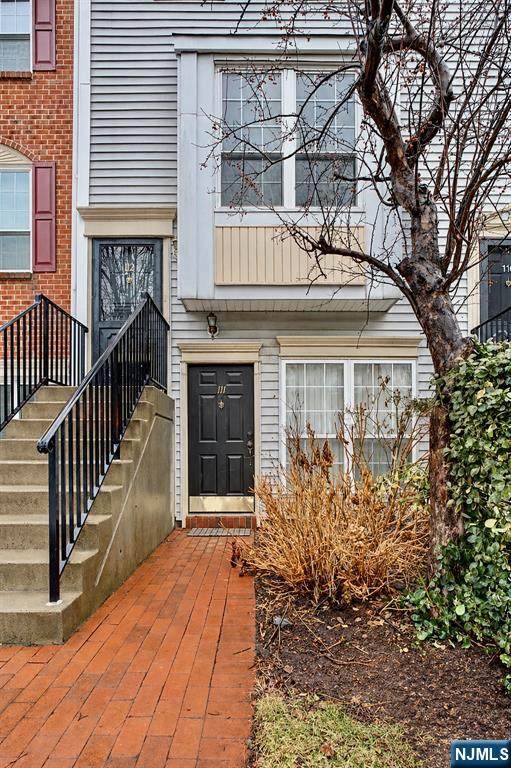 111 Cottonwood Street - Photo 1
