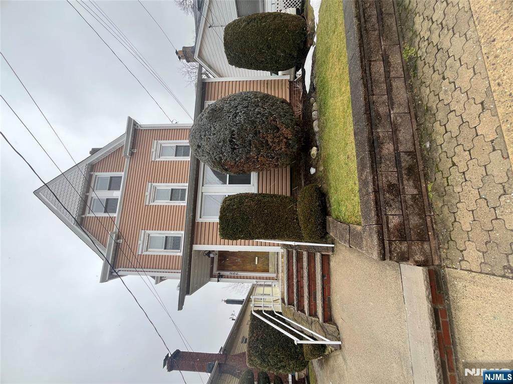 266 Livingston - Photo 1