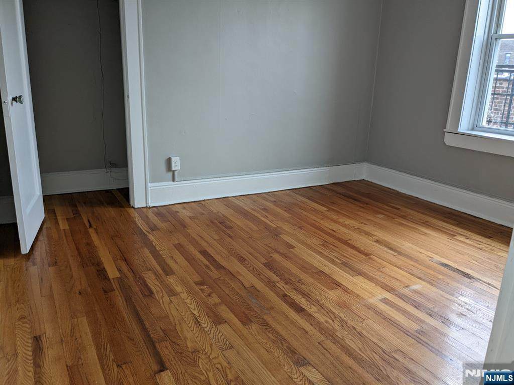 85 Anderson - Photo 1