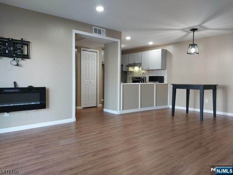 753 Summer Avenue - Photo 1