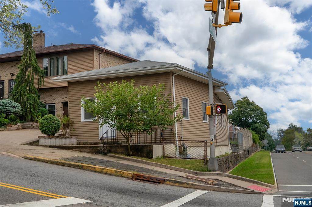 https://bt-photos.global.ssl.fastly.net/njmls/orig_boomver_2_26008904-1.jpg