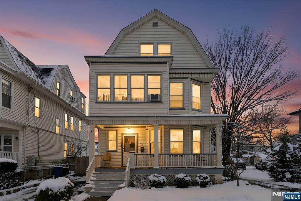 54 Riggs Place - Photo 1