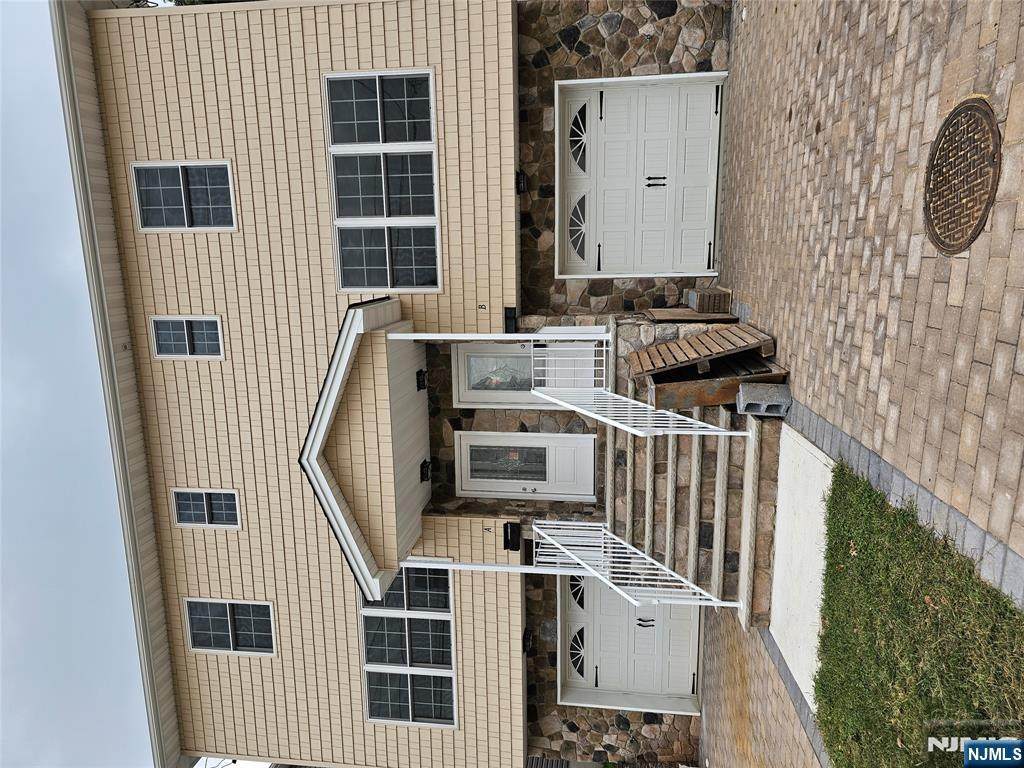 374 A Semel Avenue - Photo 1