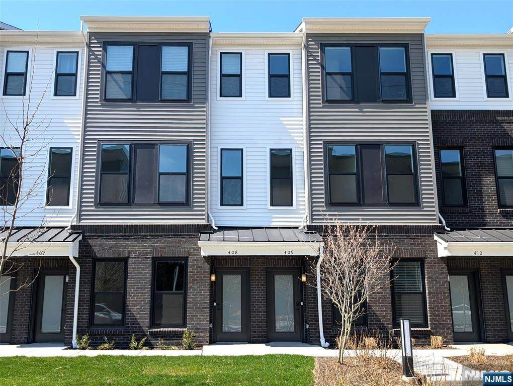 400 Willow - Photo 1