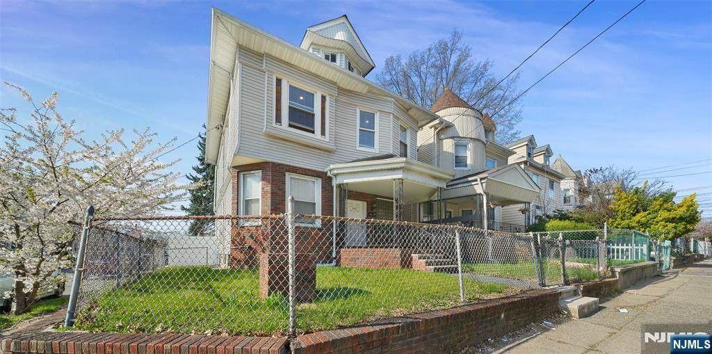 438-440 Park Avenue - Photo 1