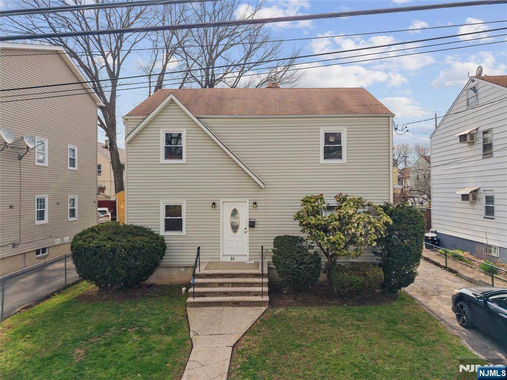 35 7th Avenue - Photo 1