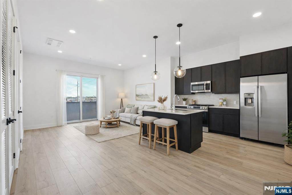 487 Market - Photo 1