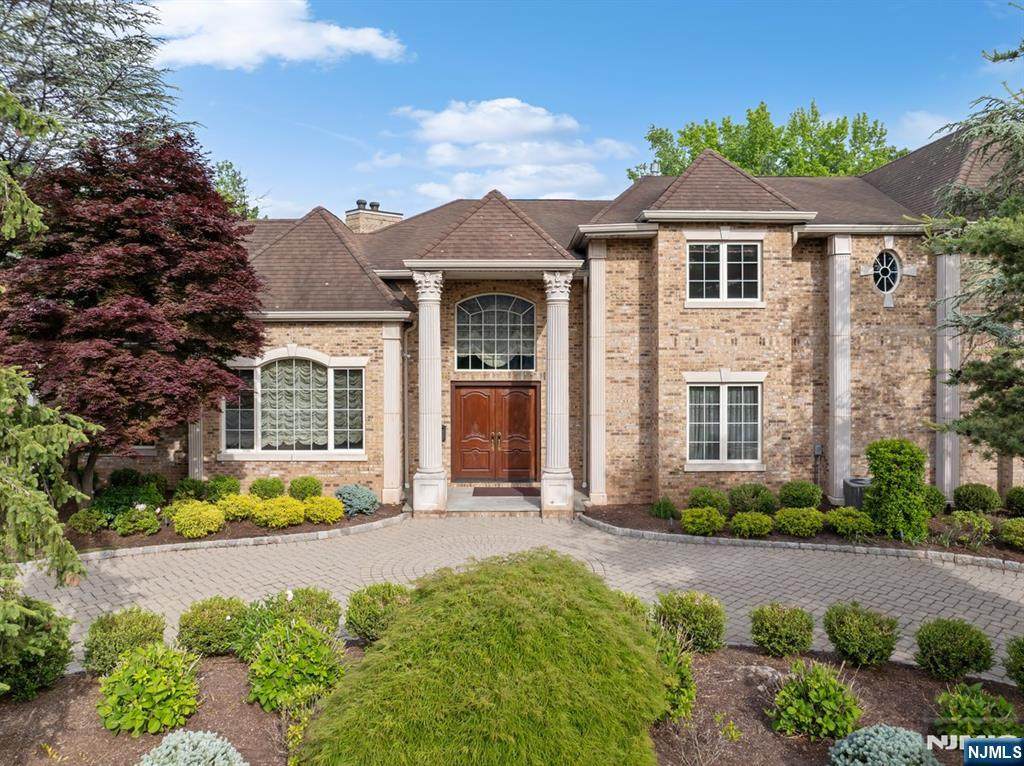 27 Roberts Road - Photo 1